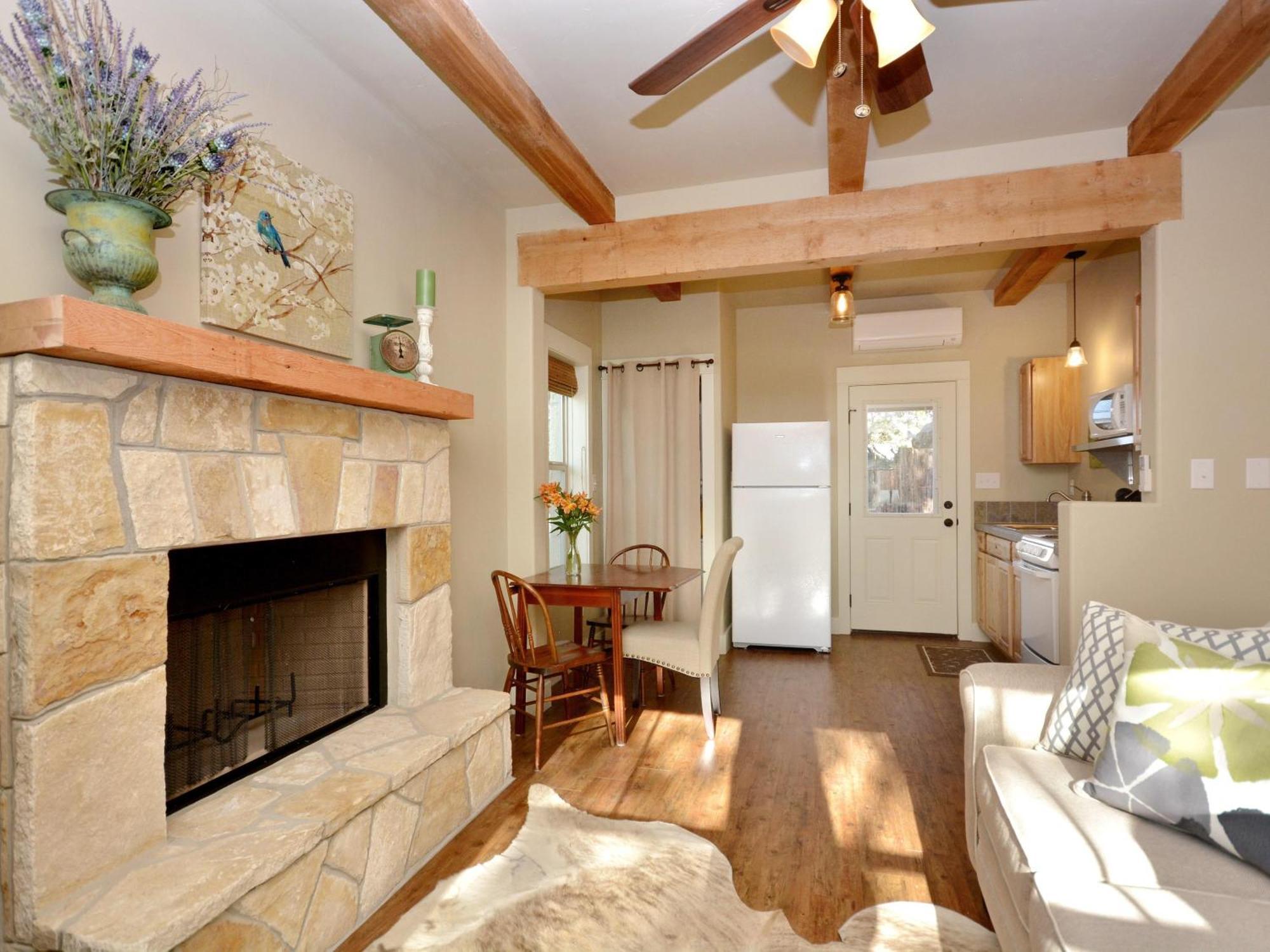 Cabins At Flite Acres - Desert Willow Wimberley Εξωτερικό φωτογραφία