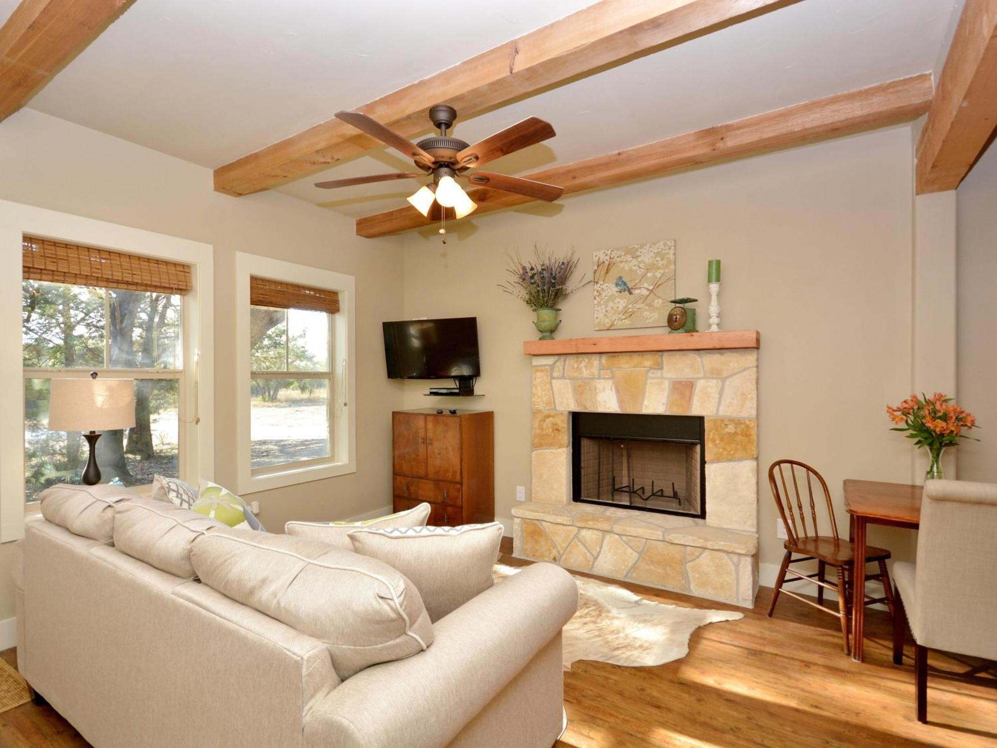 Cabins At Flite Acres - Desert Willow Wimberley Εξωτερικό φωτογραφία