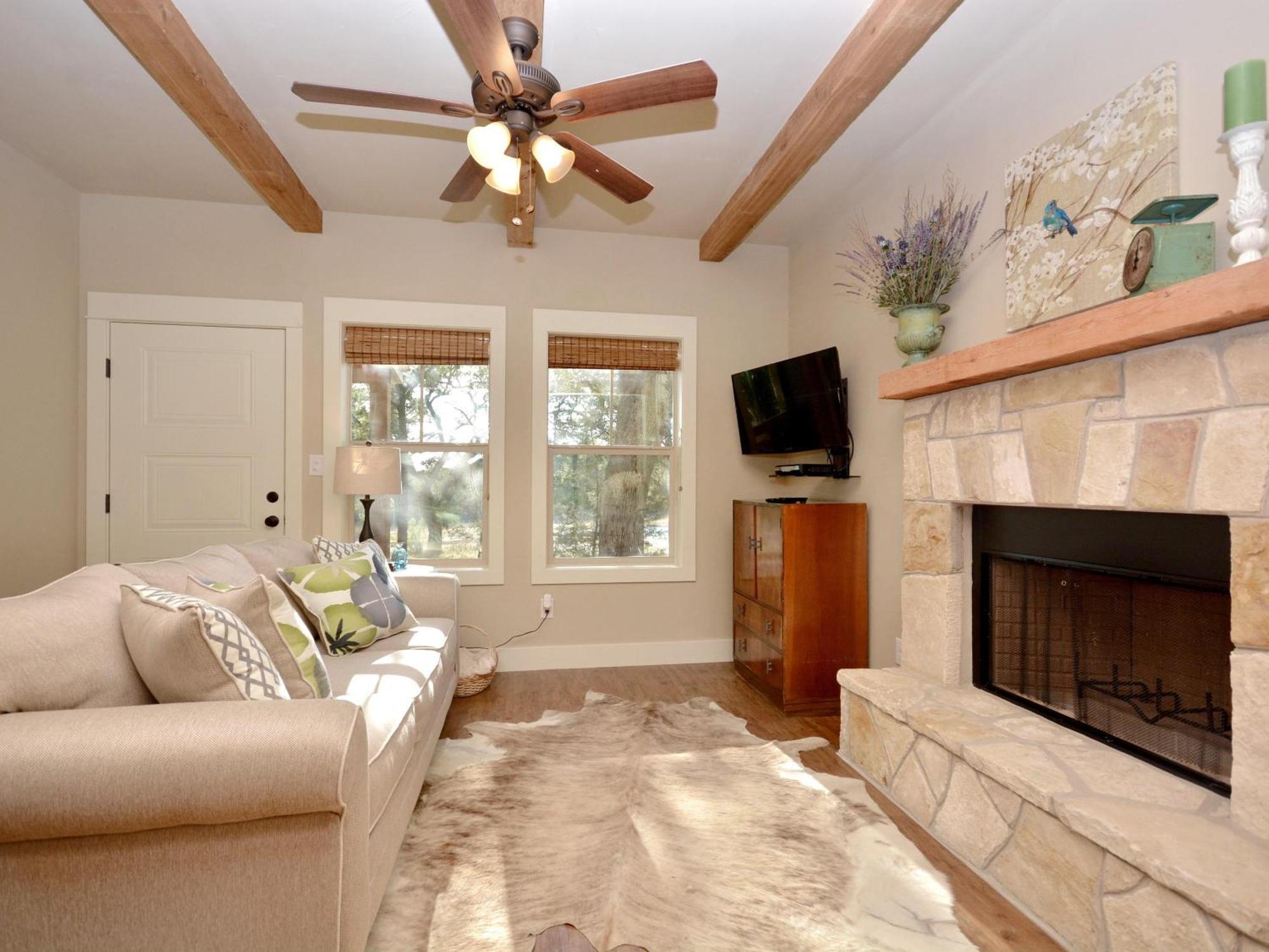 Cabins At Flite Acres - Desert Willow Wimberley Εξωτερικό φωτογραφία